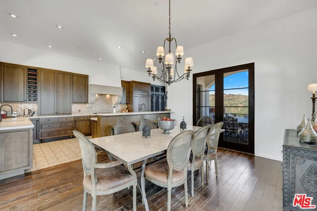 9785 Deer Creek Road, Malibu, California 90265 home-pic-16