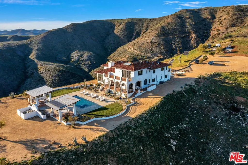 9785 Deer Creek Road, Malibu, California 90265 home-pic-4