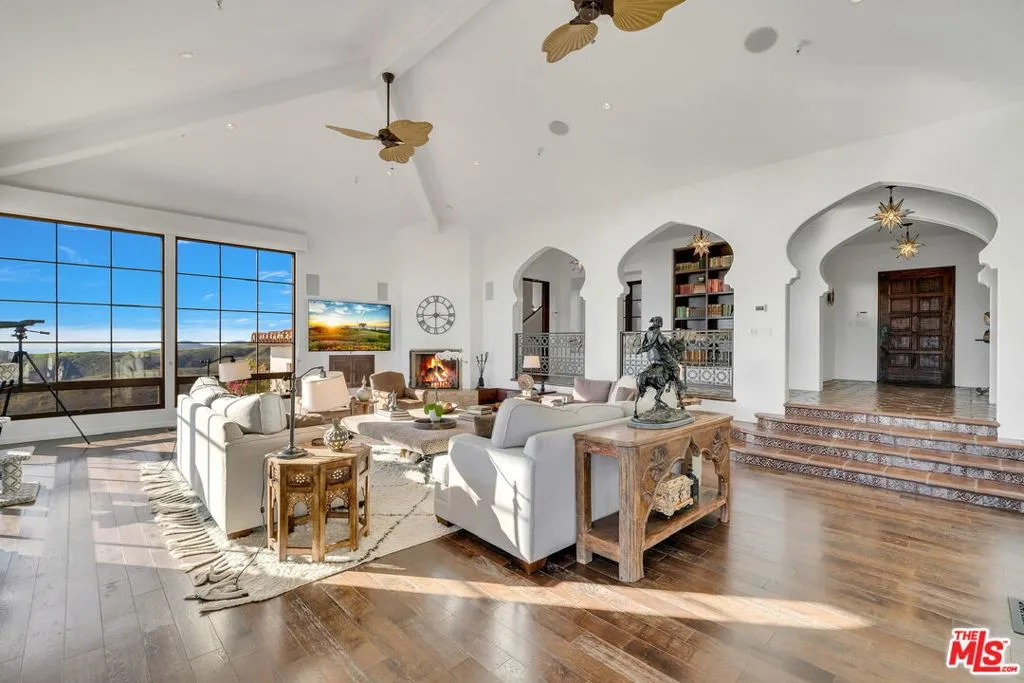 9785 Deer Creek Road, Malibu, California 90265 home-pic-9