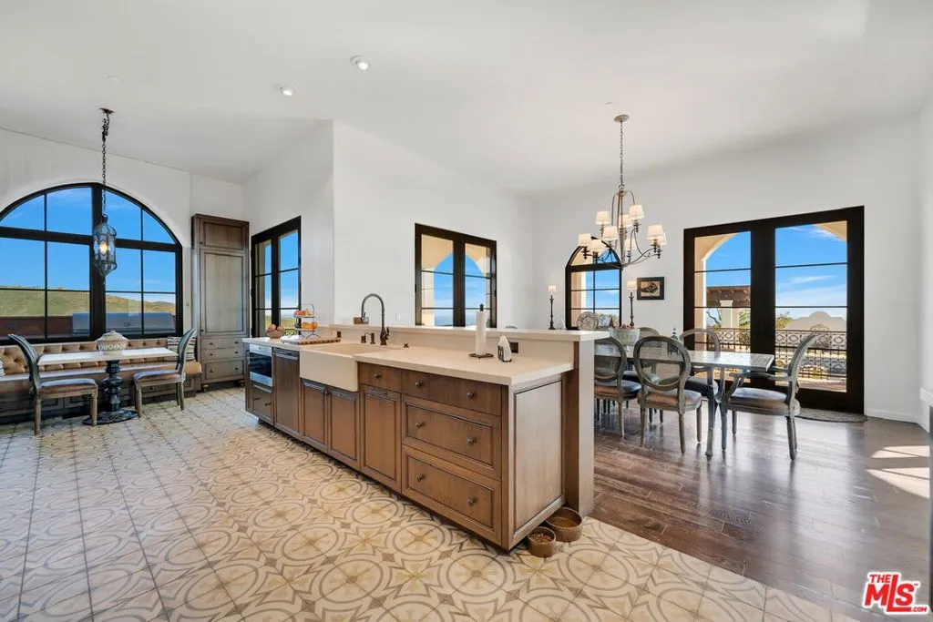 9785 Deer Creek Road, Malibu, California 90265 home-pic-21
