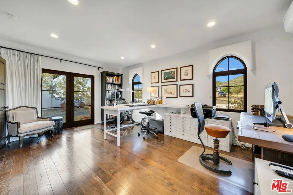 9785 Deer Creek Road, Malibu, California 90265 home-pic-36