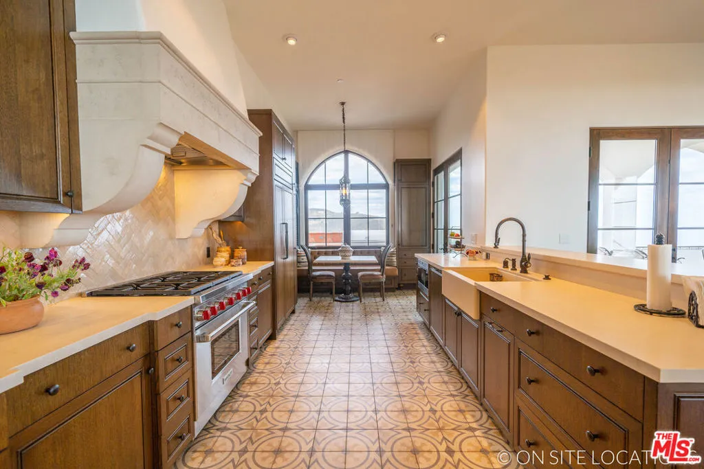 9785 Deer Creek Road, Malibu, California 90265 home-pic-20