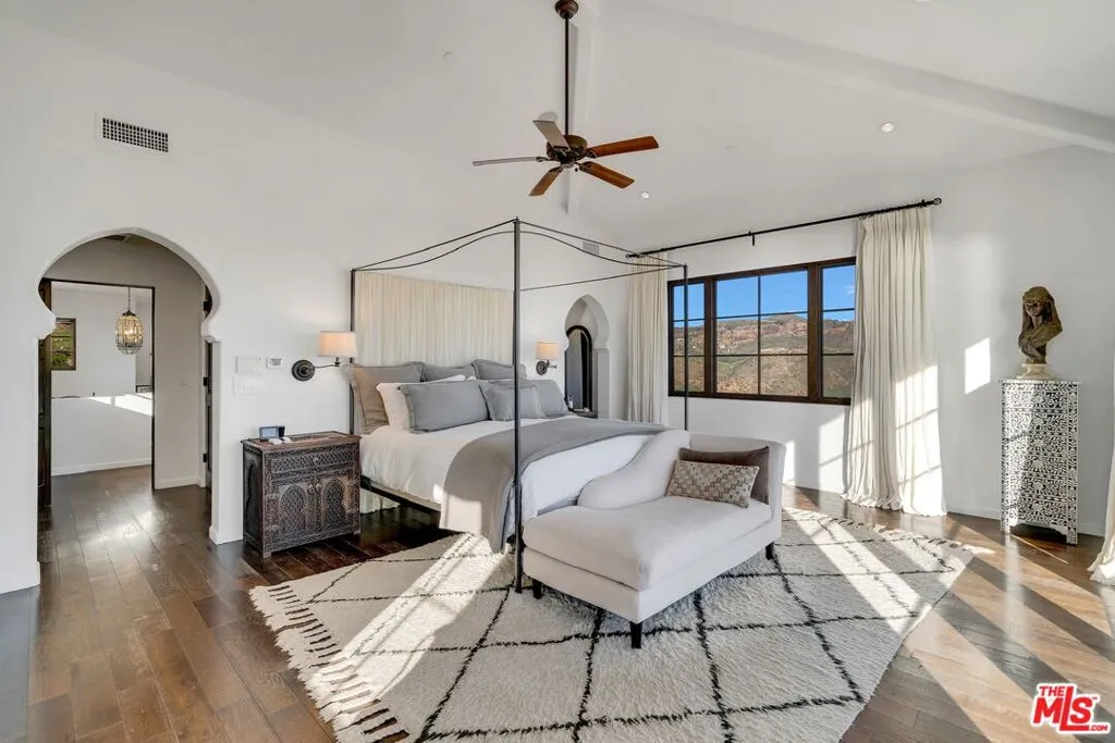 9785 Deer Creek Road, Malibu, California 90265 home-pic-27