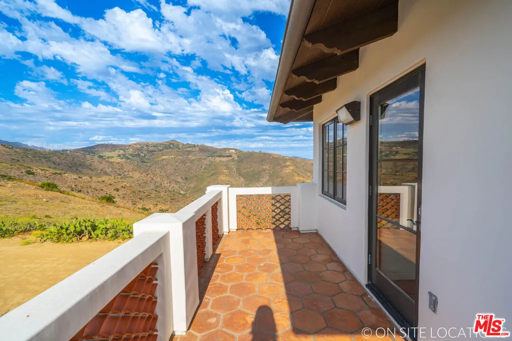 9785 Deer Creek Road, Malibu, California 90265 home-pic-40