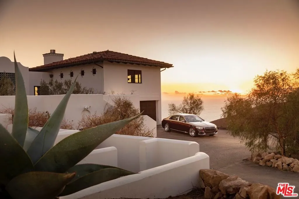 9785 Deer Creek Road, Malibu, California 90265 home-pic-70
