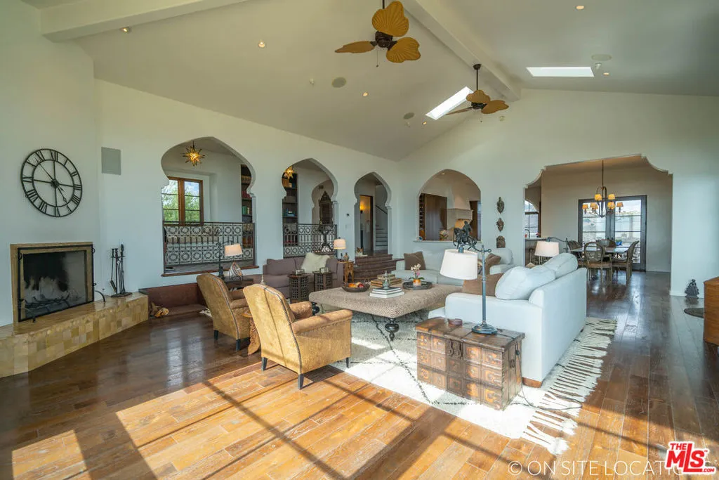 9785 Deer Creek Road, Malibu, California 90265 home-pic-10
