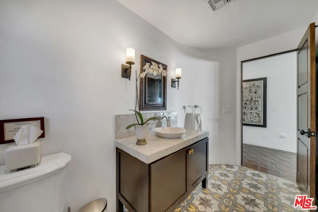 9785 Deer Creek Road, Malibu, California 90265 home-pic-22