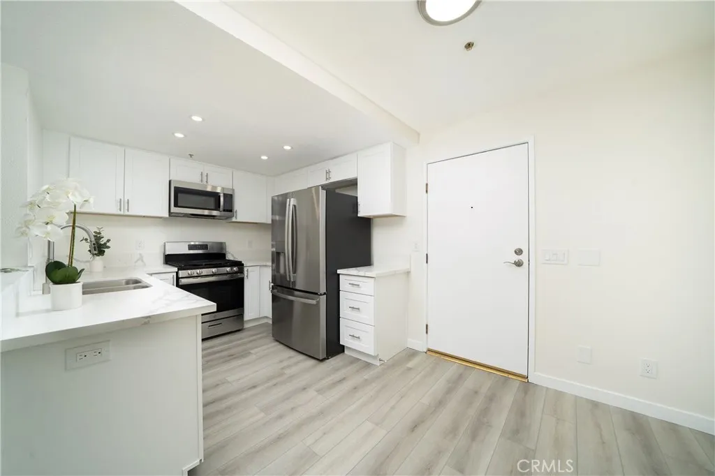 1501 N Brea Boulevard 212, Fullerton, California 92835 home-pic-6
