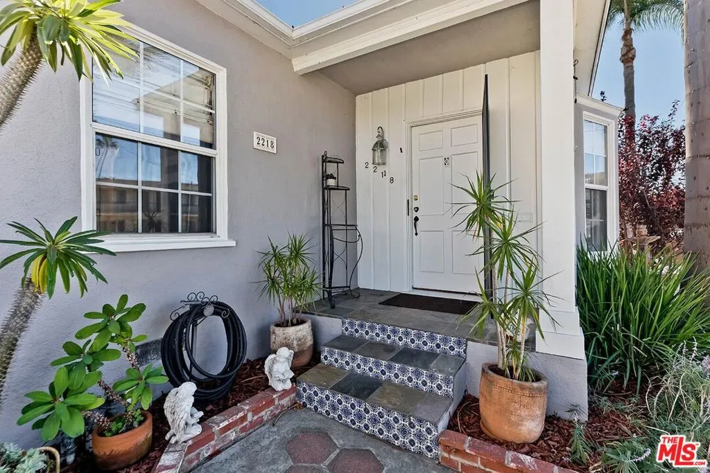 2218 S Genesee Avenue, Los Angeles, California 90016 home-pic-6