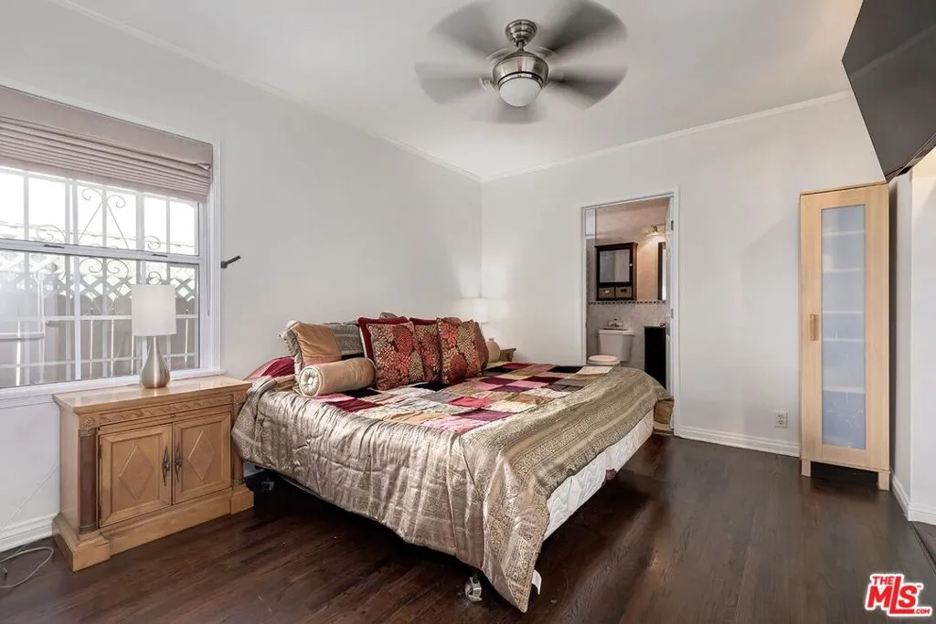 2218 S Genesee Avenue, Los Angeles, California 90016 home-pic-22