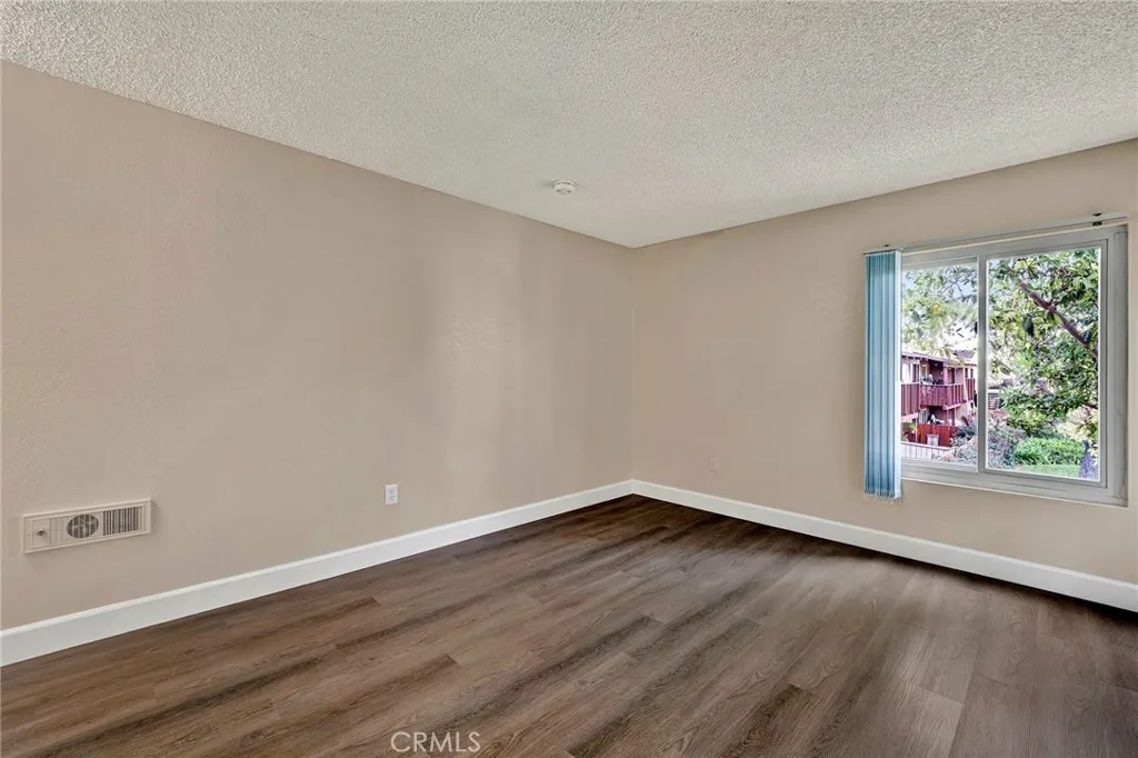 1010 W Macarthur Boulevard 55, Santa Ana, California 92707 home-pic-9