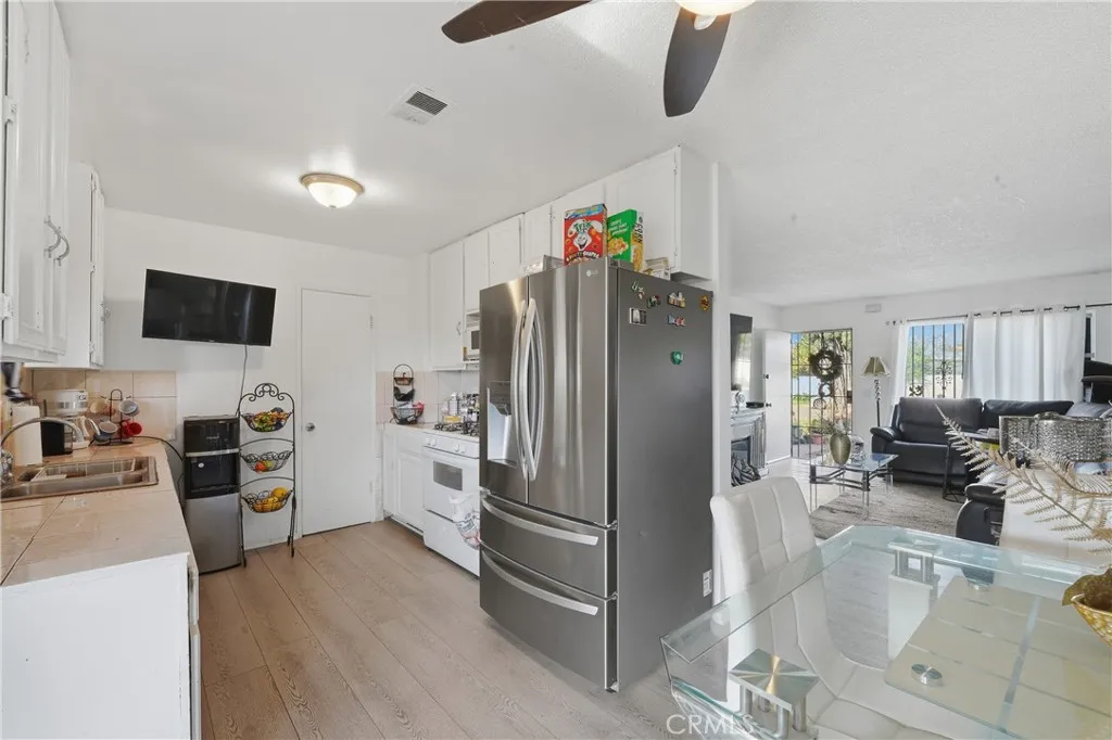 645 W Winchester, Rialto, California 92376 home-pic-8