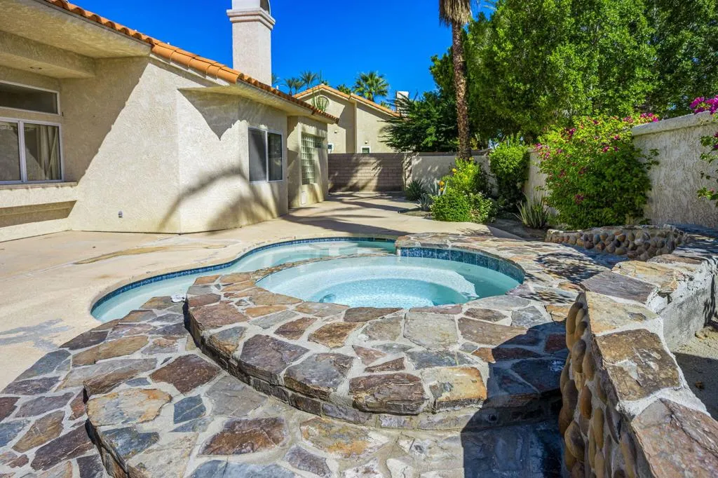 404 Links Drive, Palm Desert, California 92211 home-pic-16
