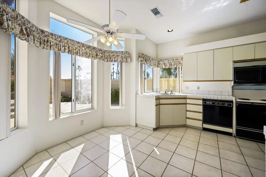 404 Links Drive, Palm Desert, California 92211 home-pic-11