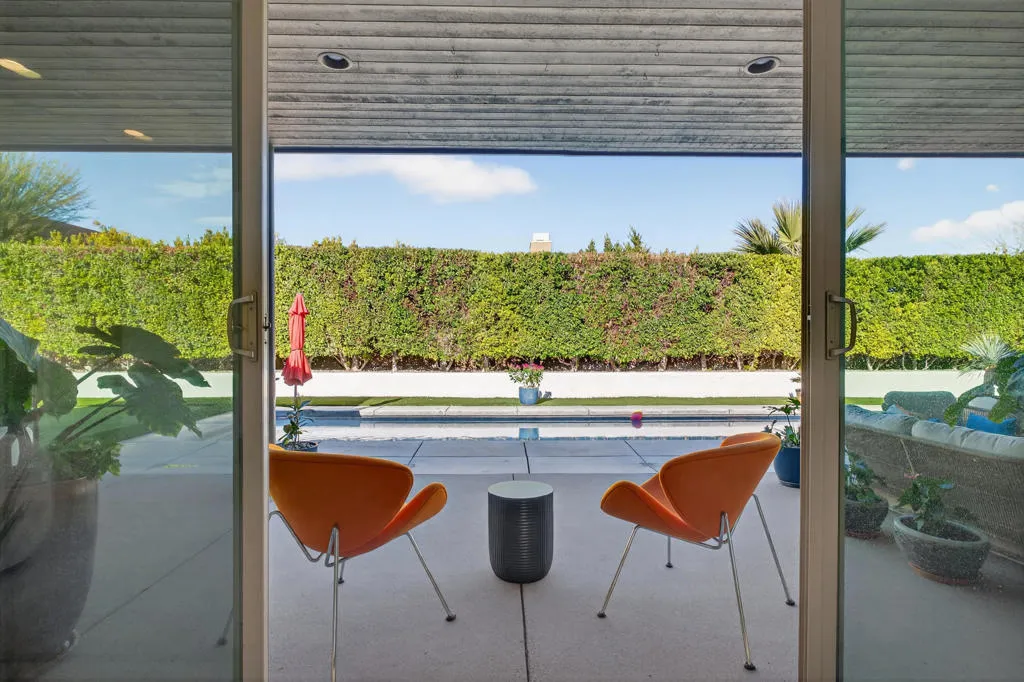 1658 Ava Court, Palm Springs, California 92262 home-pic-9