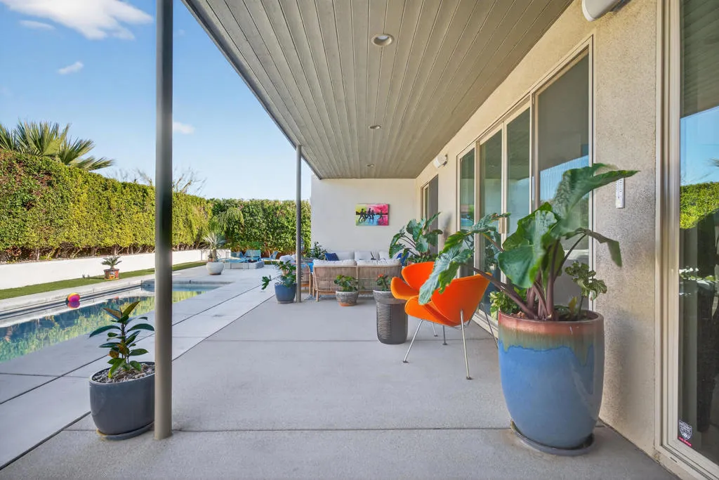 1658 Ava Court, Palm Springs, California 92262 home-pic-18