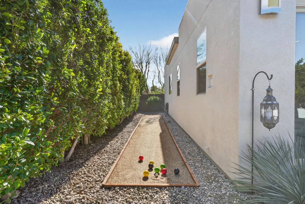 1658 Ava Court, Palm Springs, California 92262 home-pic-51