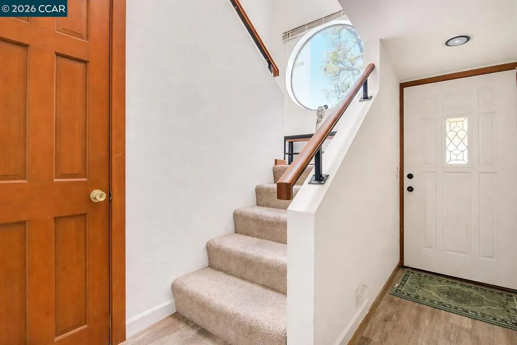 130 Creekside Ct, El Sobrante, California 94803 home-pic-11