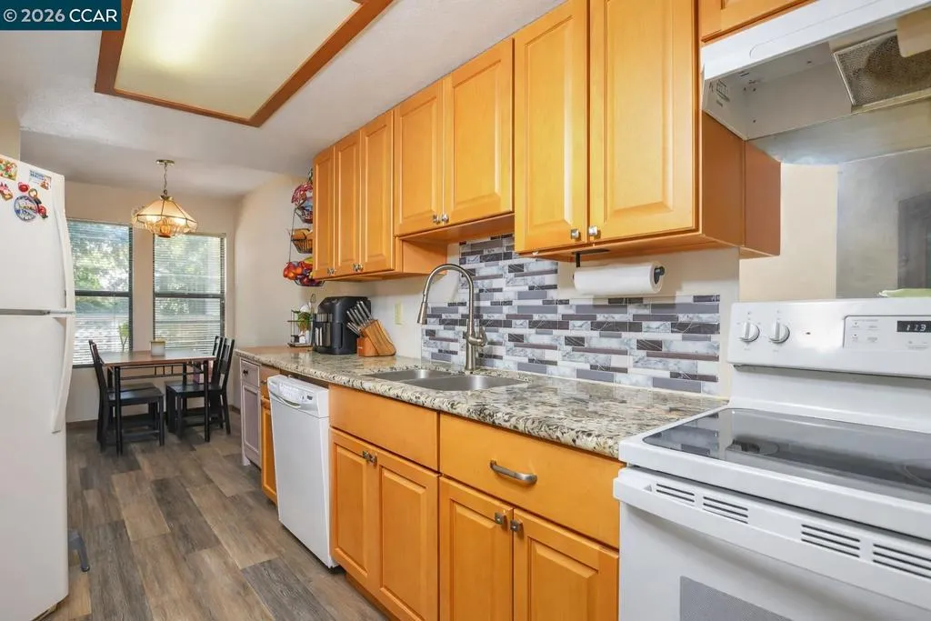 130 Creekside Ct, El Sobrante, California 94803 home-pic-7