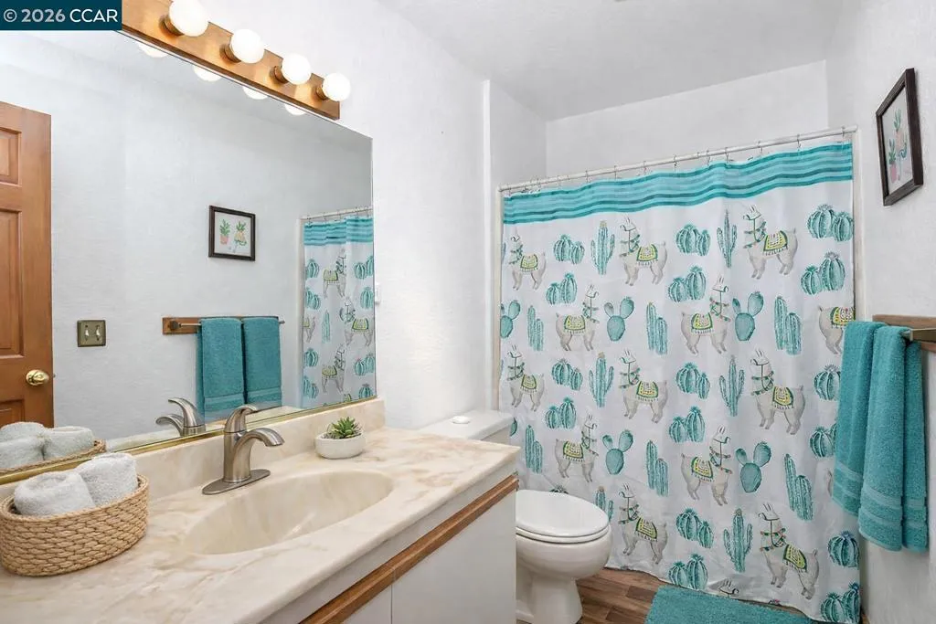 130 Creekside Ct, El Sobrante, California 94803 home-pic-10