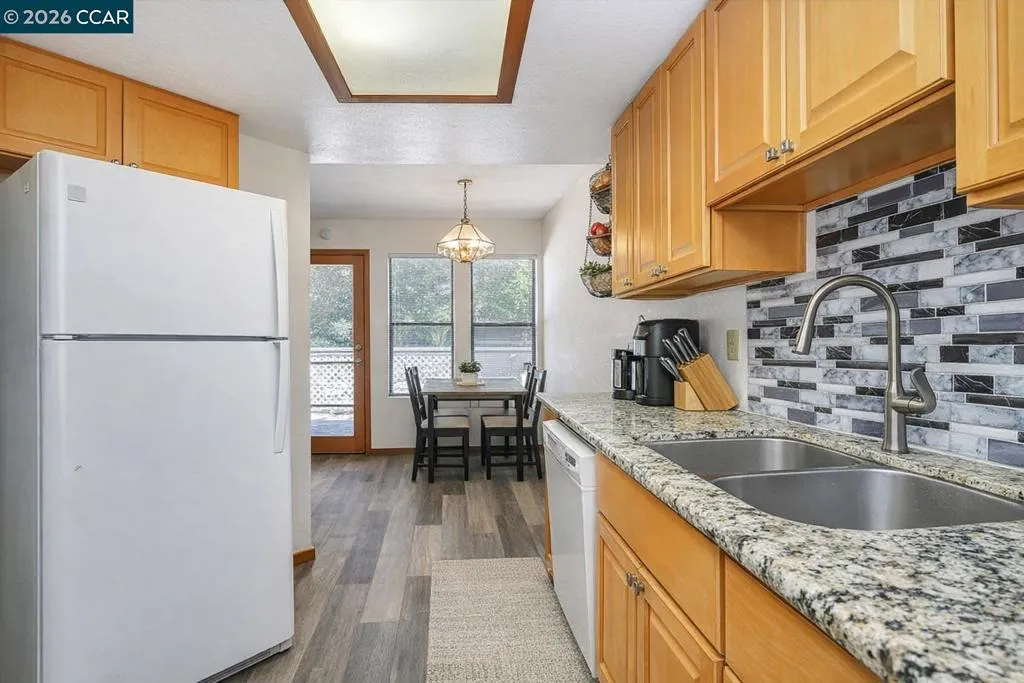 130 Creekside Ct, El Sobrante, California 94803 home-pic-8