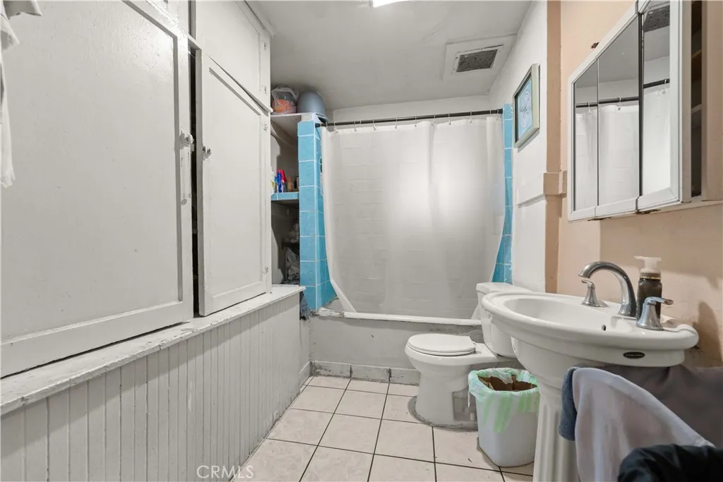 873 W Vernon, Los Angeles, California 90037 home-pic-19