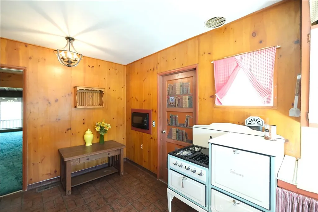 1060 Grandview, Fullerton, California 92835 home-pic-19