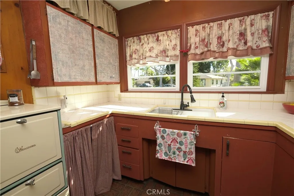 1060 Grandview, Fullerton, California 92835 home-pic-21