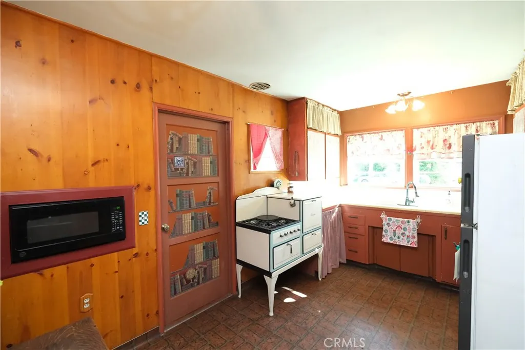 1060 Grandview, Fullerton, California 92835 home-pic-23