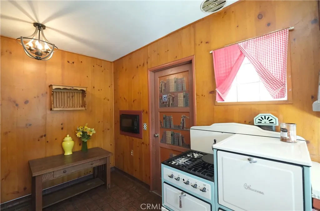 1060 Grandview, Fullerton, California 92835 home-pic-18