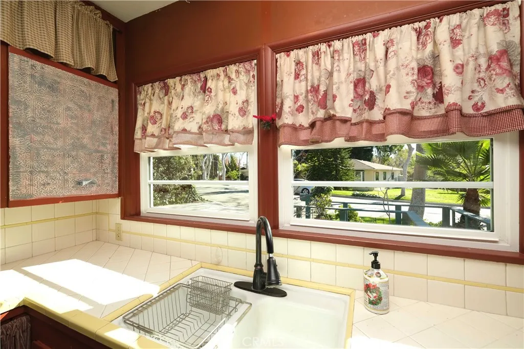 1060 Grandview, Fullerton, California 92835 home-pic-22