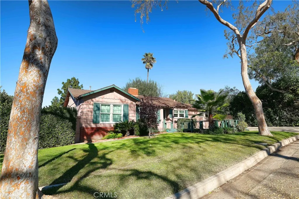 1060 Grandview, Fullerton, California 92835 home-pic-2
