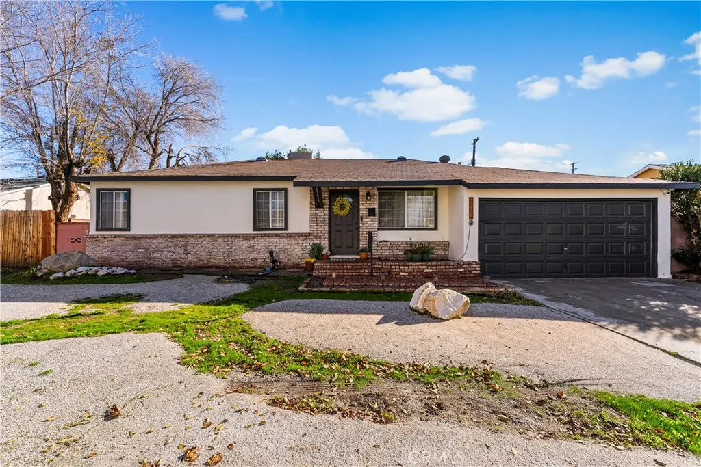 44128 Anvers Avenue, Lancaster, California 93534 home-pic-1