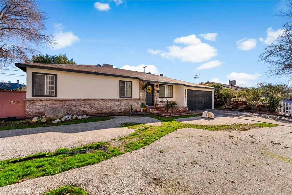 44128 Anvers Avenue, Lancaster, California 93534 home-pic-3