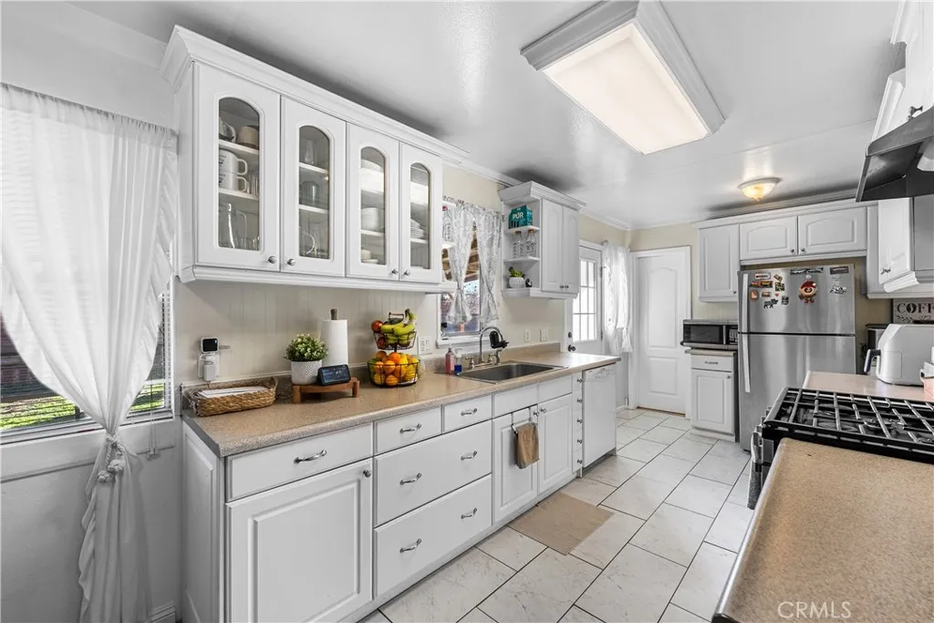 44128 Anvers Avenue, Lancaster, California 93534 home-pic-14