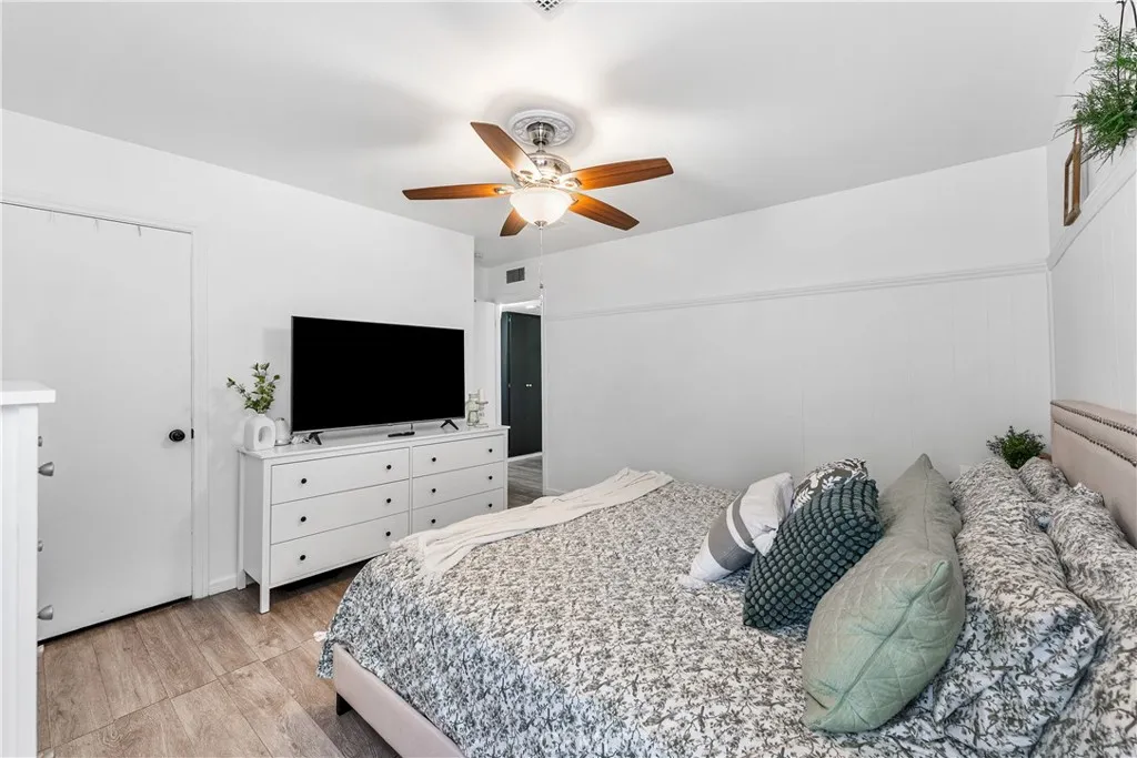 44128 Anvers Avenue, Lancaster, California 93534 home-pic-17