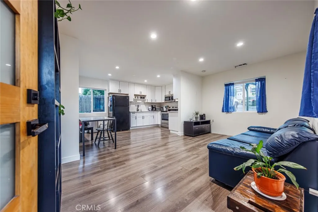 10648 Franlie, Sunland, California 91040 home-pic-14