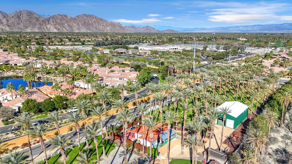 58200 Almonte Drive, La Quinta, California 92253 home-pic-6