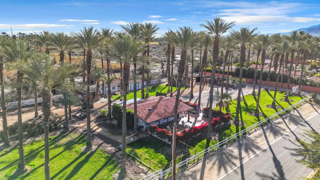 58200 Almonte Drive, La Quinta, California 92253 home-pic-9