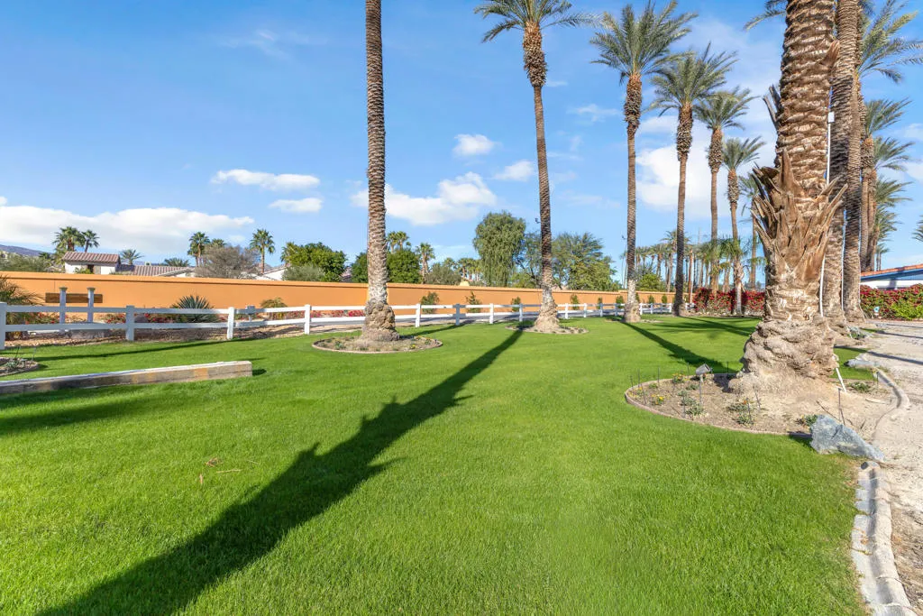 58200 Almonte Drive, La Quinta, California 92253 home-pic-14