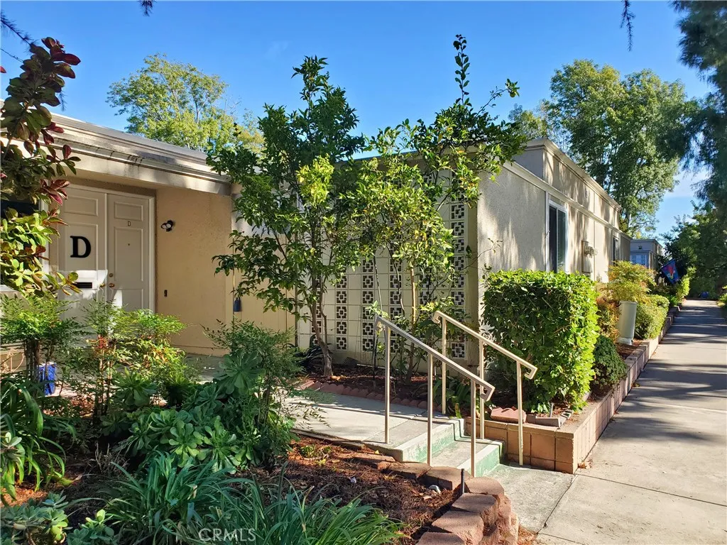 422 Avenida Castilla D, Laguna Woods, California 92637 home-pic-1