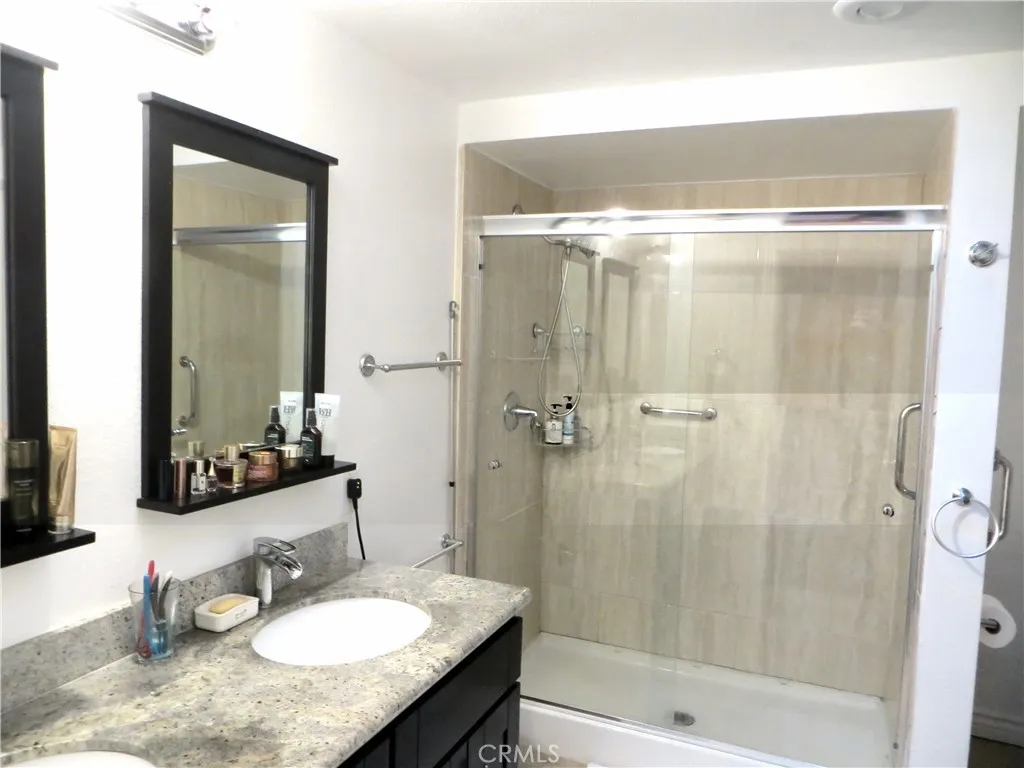 422 Avenida Castilla D, Laguna Woods, California 92637 home-pic-12