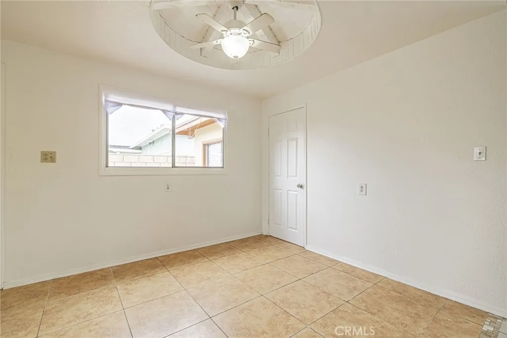 1238 W Avenue H15, Lancaster, California 93534 home-pic-12