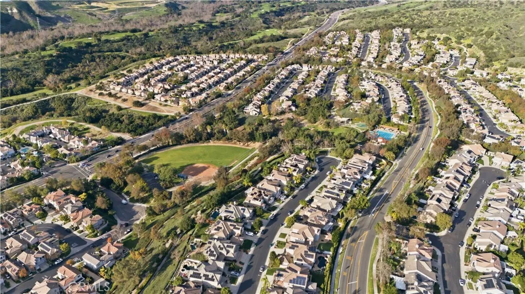 39 Grassy Knoll, Rancho Santa Margarita, California 92688 home-pic-35