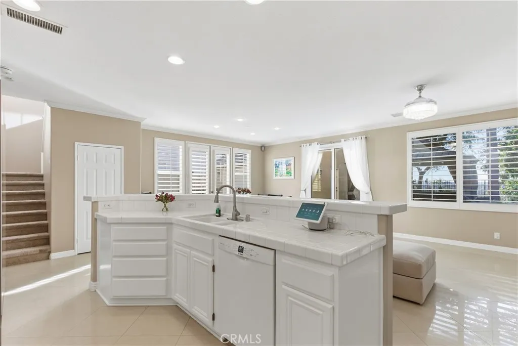 39 Grassy Knoll, Rancho Santa Margarita, California 92688 home-pic-8