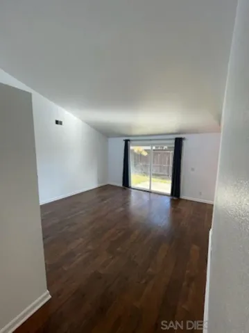935 W 8th St, Santa Rosa, California 95401