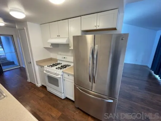 935 W 8th St, Santa Rosa, California 95401