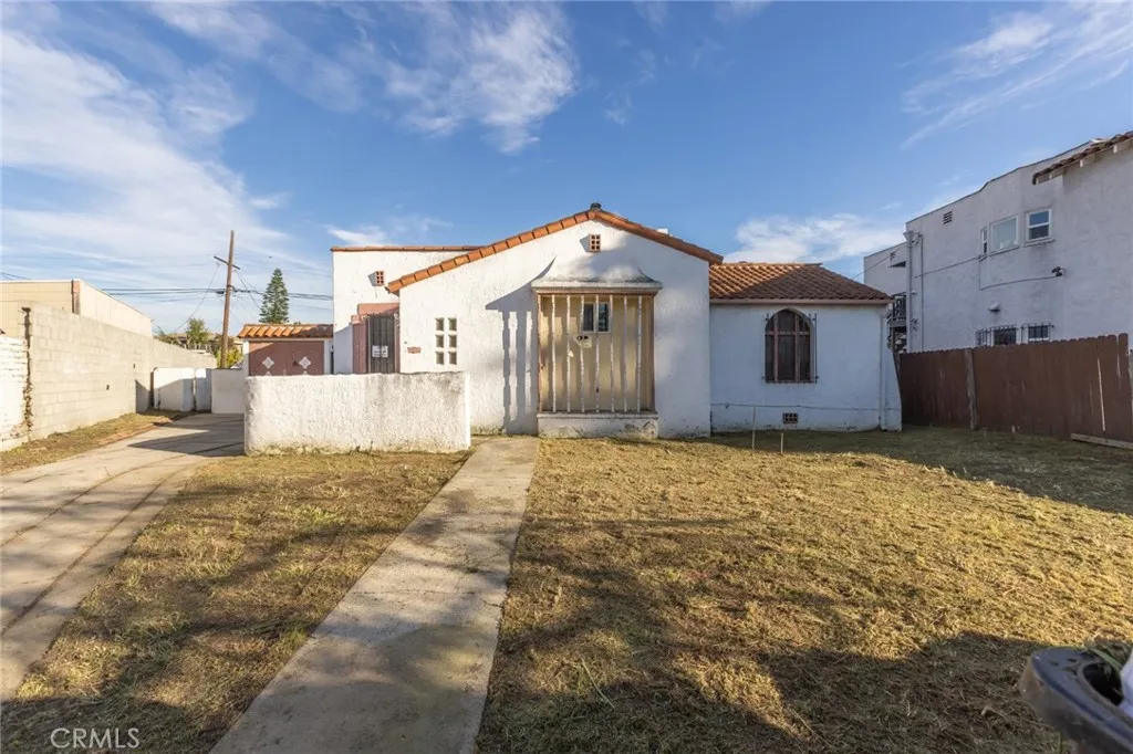 1614 S Highland Avenue, Los Angeles, California 90019 home-pic-1