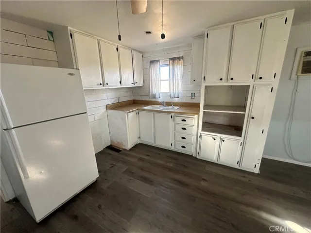 1477 Artesia Avenue, Yucca Valley, California 92284
