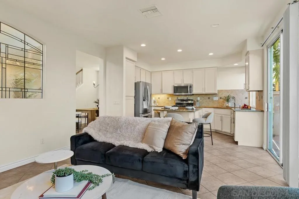 18910 Caminito Cantilena 10, San Diego, California 92128 home-pic-16